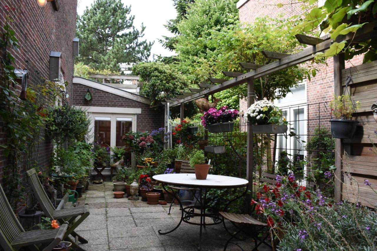 Bed & Breakfast Leonie La Haya Exterior foto